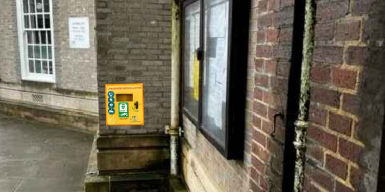 Town hall to get lifesaving equipment