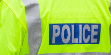 Robber armed with knife holds up Tesco store