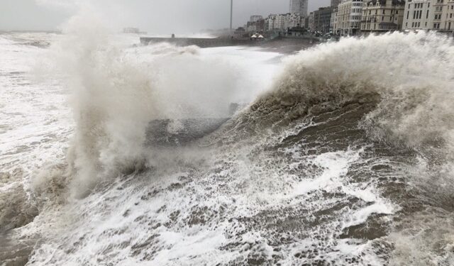 Picture by Ania Trojanowska Rogue trader warning as storms damage dozens of homes