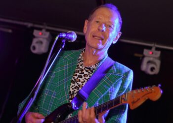 Caution…Mud on the road in Worthing!