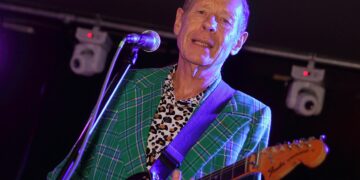 Caution…Mud on the road in Worthing!