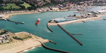 Body recovered from water near Shoreham Harbour