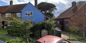 Artist threatened to burn neighbour’s house down, court told