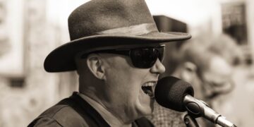 Peter And The Test Tube Babies’ Del Strangefish debut’s new songs for solo album