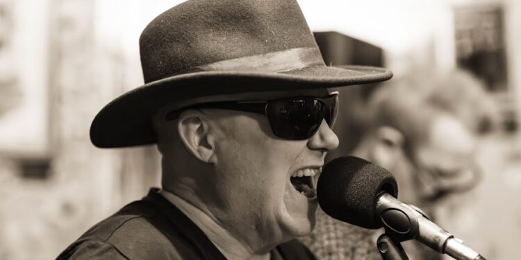 Peter And The Test Tube Babies’ Del Strangefish debut’s new songs for solo album