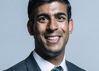 Prime Minister announces new shop crime law on trip to Sussex