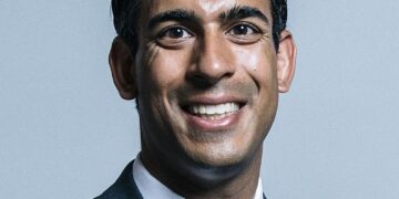 Prime Minister announces new shop crime law on trip to Sussex