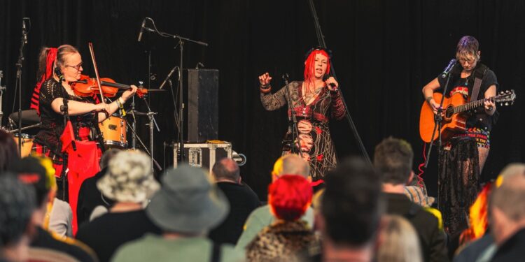 MUDDY SUMMERS & THE DFW's at Glastonwick 1.6.24 (pic Pete Connor) ‘Glastonwick’ Festival 2024 report – Day Two