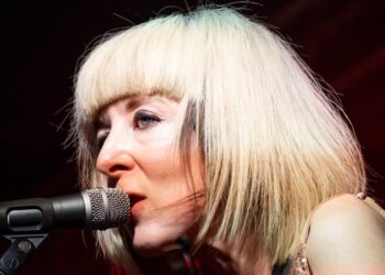 A lesson in ‘Eggsistentialism’ with The Lovely Eggs