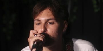 Rockin’ out on Brighton beach with Bacci Pouch & friends