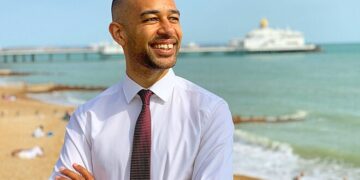 Eastbourne’s new Lib Dem MP pays very personal tribute to Tory predecessor
