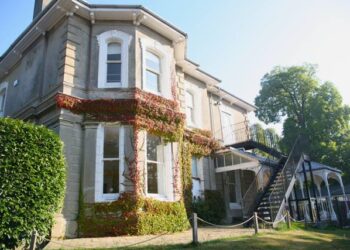 Police investigate sex abuse claims at school