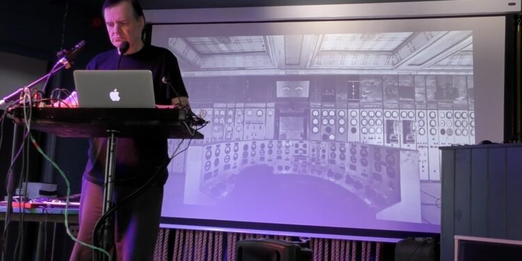 Kraftwerk sounds on Brighton Pier with Mark Jenkins