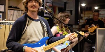 Fat Dog drop debut album, play 2 Brighton instores & announce 2025 gig at Chalk