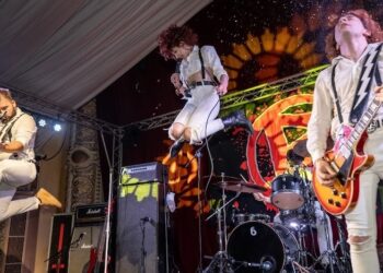 ‘Boom’…Punk Christmas Party at The Prince Albert