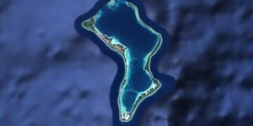 Crawley Chagossians criticise UK government Chagos Islands handover