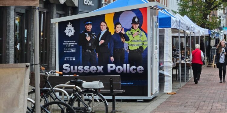 Vandals smash roof of police pod