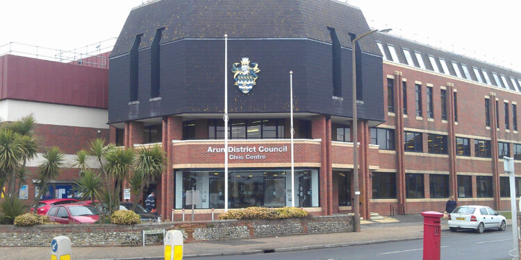 Council ordered to pay disabled tenant £3k over failure to deal with leaks and mould