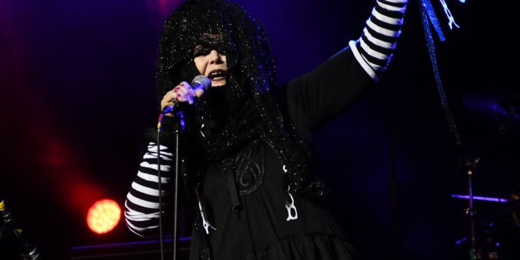 Lene Lovich announces UK tour