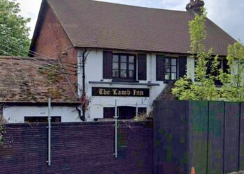 Closed pub set to be turned into flats