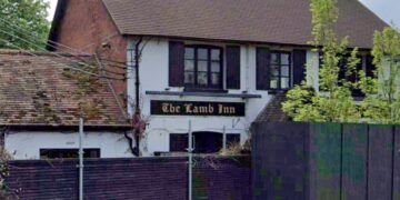 Closed pub set to be turned into flats