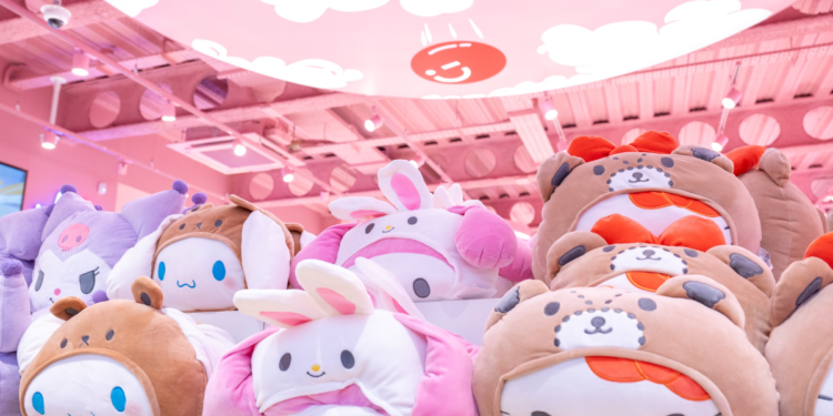 Giveaways as new Chinese homewares shop opens