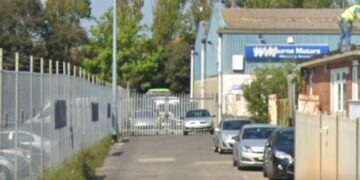 Balaclava gang steal dirt bikes