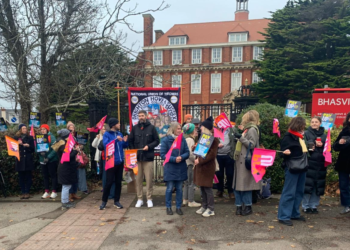 Three Sussex colleges face more strikes by teachers