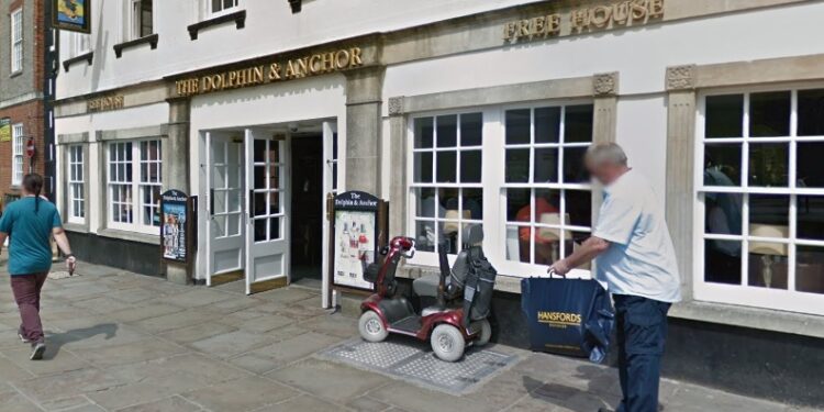 Wetherspoon bids for 8am opening time