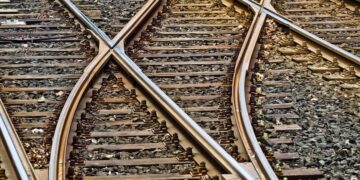 Trains to and from London disrupted by landslip