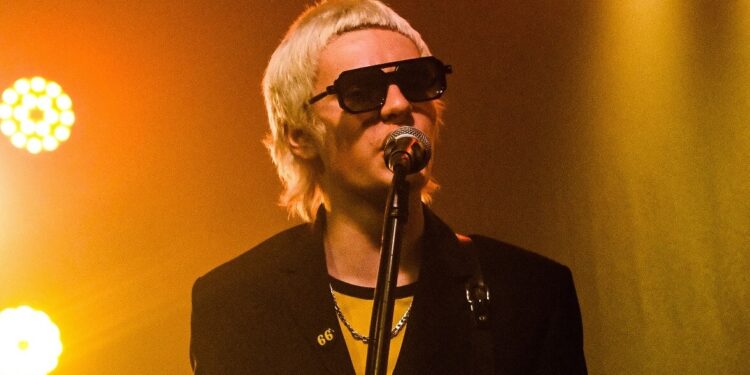 THE MOLOTOVS (pic Moe Noble) The Molotovs – endorsed by Green Day, Sex Pistols, Blondie & The Libertines