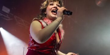 Lola Young gets ‘Messy’ at Brighton gig