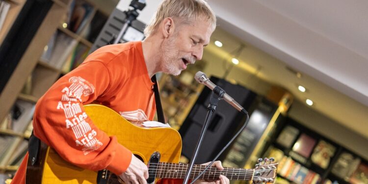 Andy Bell at Resident, Brighton 3.3.25 (pic Mike Burnell) Acoustic wanderings with Andy Bell