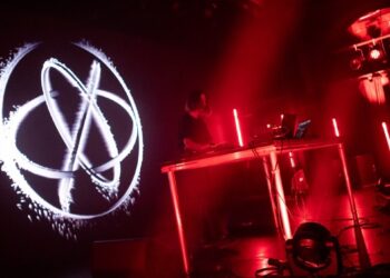 Fusion of electronic music & visual art at Halina Rice concert