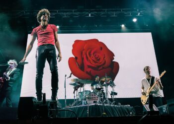 The Kooks announce UK arena tour