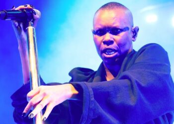 Skunk Anansie ‘Tear The Place Up’