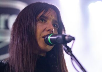 Maria Somerville performs that trademark 4AD sound at Brighton gig