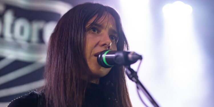 Maria Somerville performs that trademark 4AD sound at Brighton gig