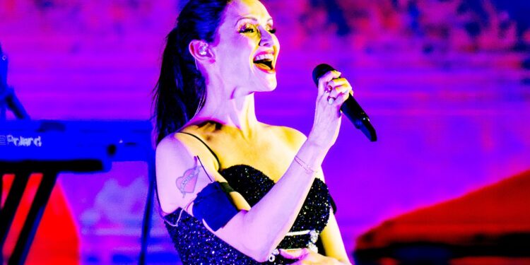 Sophie Ellis-Bextor performs another upbeat Brighton concert