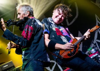 ‘Summer Nights By The Sea’ with the Levellers in Bexhill