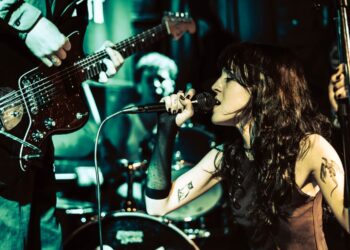 Velvetine leave The Rossi Bar crowd in ‘Ecstasy’