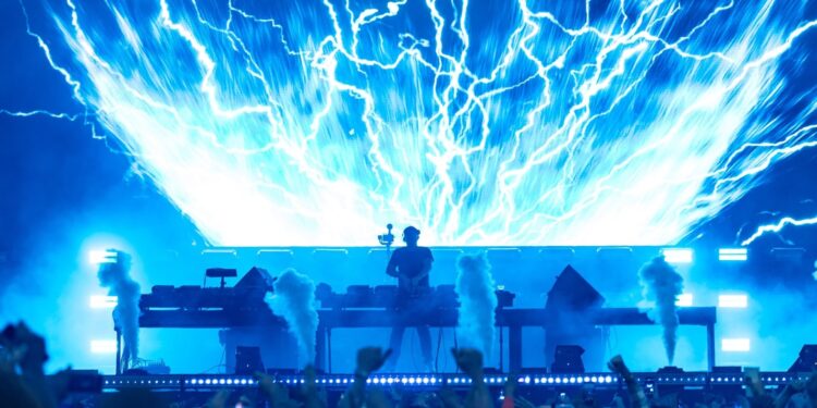 Eric Prydz at ‘On The Beach’, Brighton Beach 19.7.25 (pic Mike Burnell) ‘On The Beach’ Day Two with Eric Prydz and friends