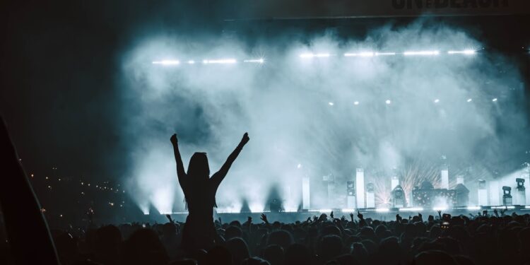 ‘On The Beach’ Day One with Bonobo and friends