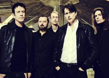 Suede to close UK tour with Sussex date
