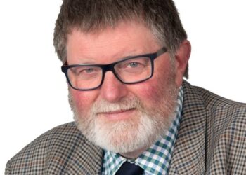 Tributes paid to former council leader