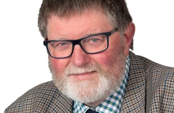 Tributes paid to former council leader