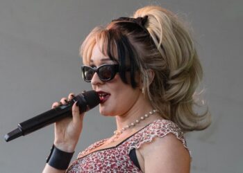 A ‘Vicious Delicious’ evening with Luvcat at Resident