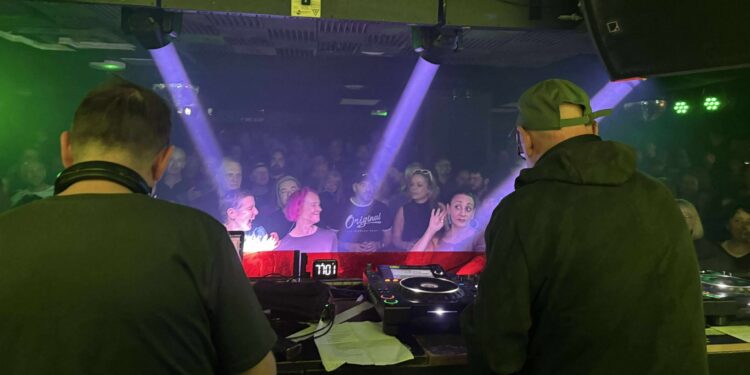 The Orb at Patterns, Brighton 24.10.25 (pic Tim Seagrave) Enjoying ‘Little Fluffy Clouds’ with The Orb