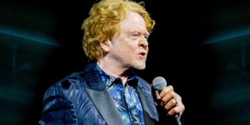 Simply Red hold back the years at Brighton Centre