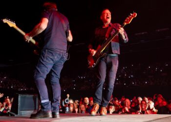 Bryan Adams’ Brighton concert has elements of a huge stadium event